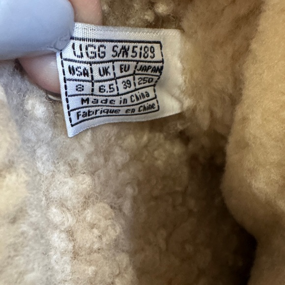 UGG Australia Rainier Beaded Fur-Trim Shearling Boots (SN 5189) — Women’s 8 - Picture 11 of 11